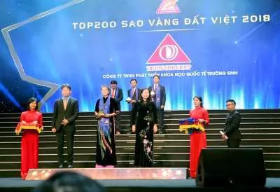 TRUONG SINH GROUP VINH DỰ NHẬN GIẢI THƯỞNG SAO VÀNG ĐẤT VIỆT LẦN THỨ II