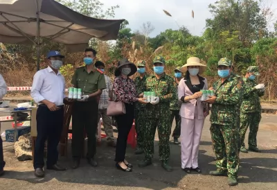 HÀNG TRĂM THÙNG NƯỚC THẢO DƯỢC TRƯỜNG SINH TRAO ĐẾN TAY UBMTTQ VIỆT NAM TỈNH GIA LAI, GÓP PHẦN ĐẨY LÙI DỊCH BỆNH COVID-19